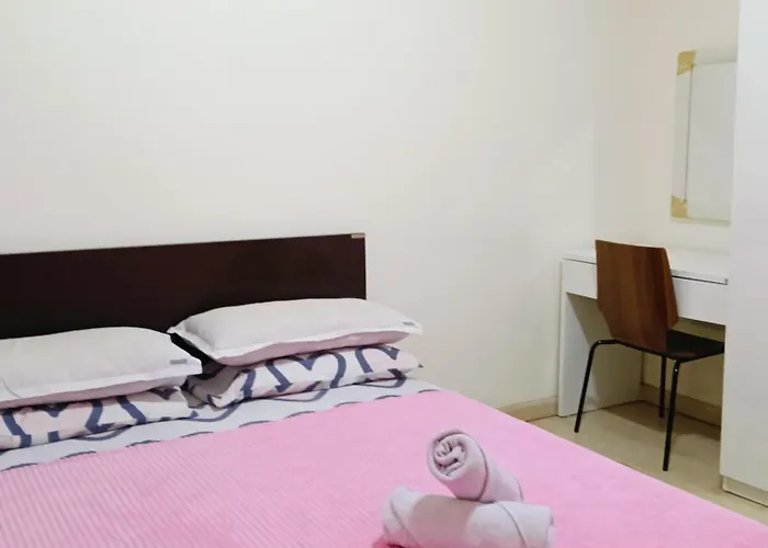 Nur Homestay Uuc